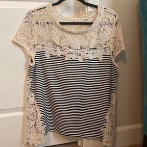 Large Lili’s Loft Tshirt